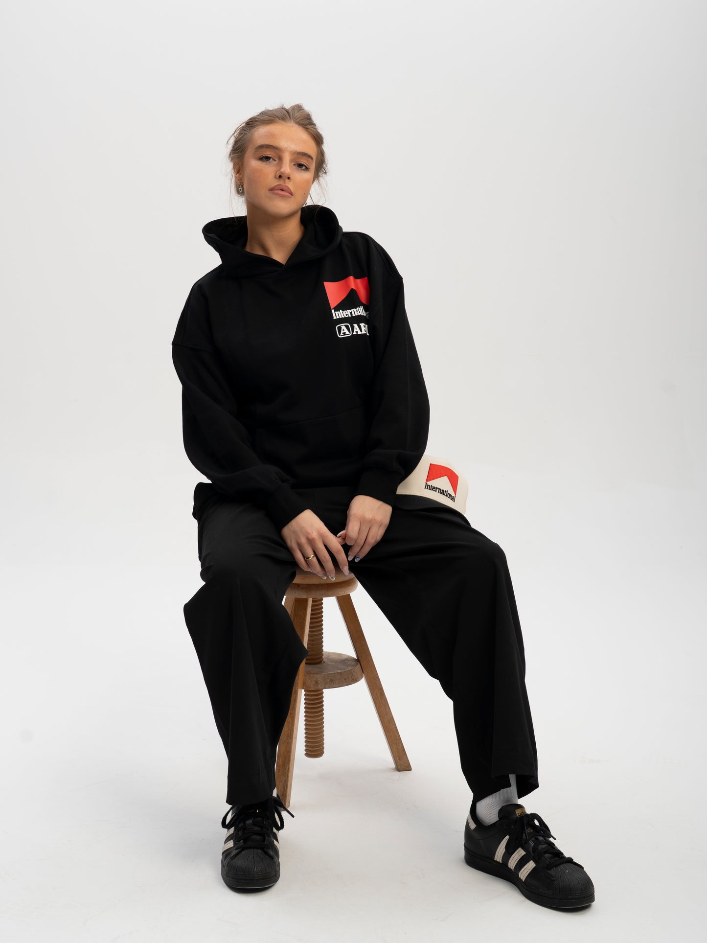 Arles International Team Hoodie – Black